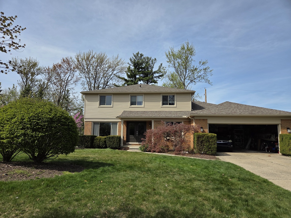 Neighborhood homes in Redford Township